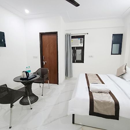 Hotel Krishna Tower เดลี ภายนอก รูปภาพ