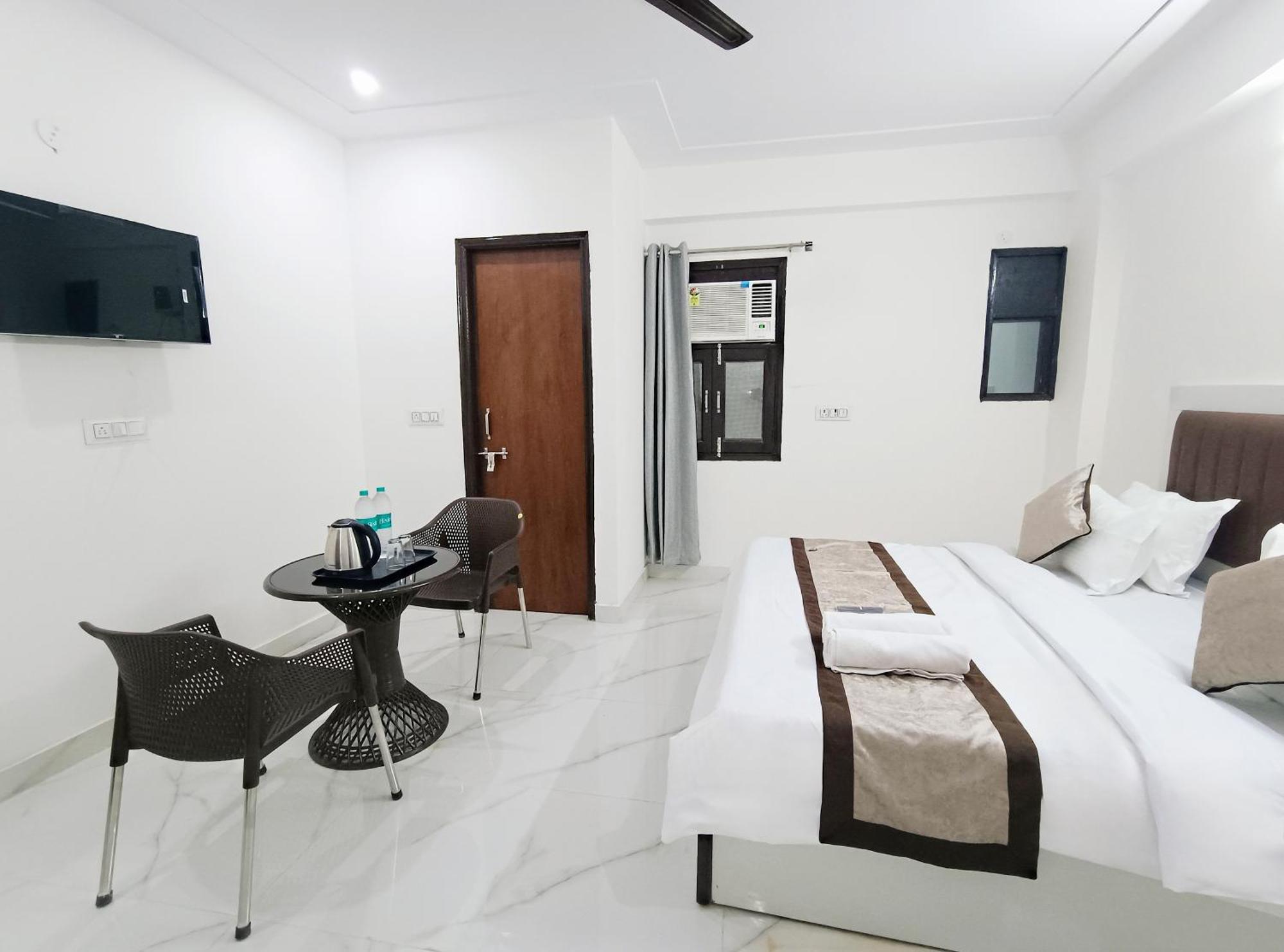 Hotel Krishna Tower เดลี ภายนอก รูปภาพ