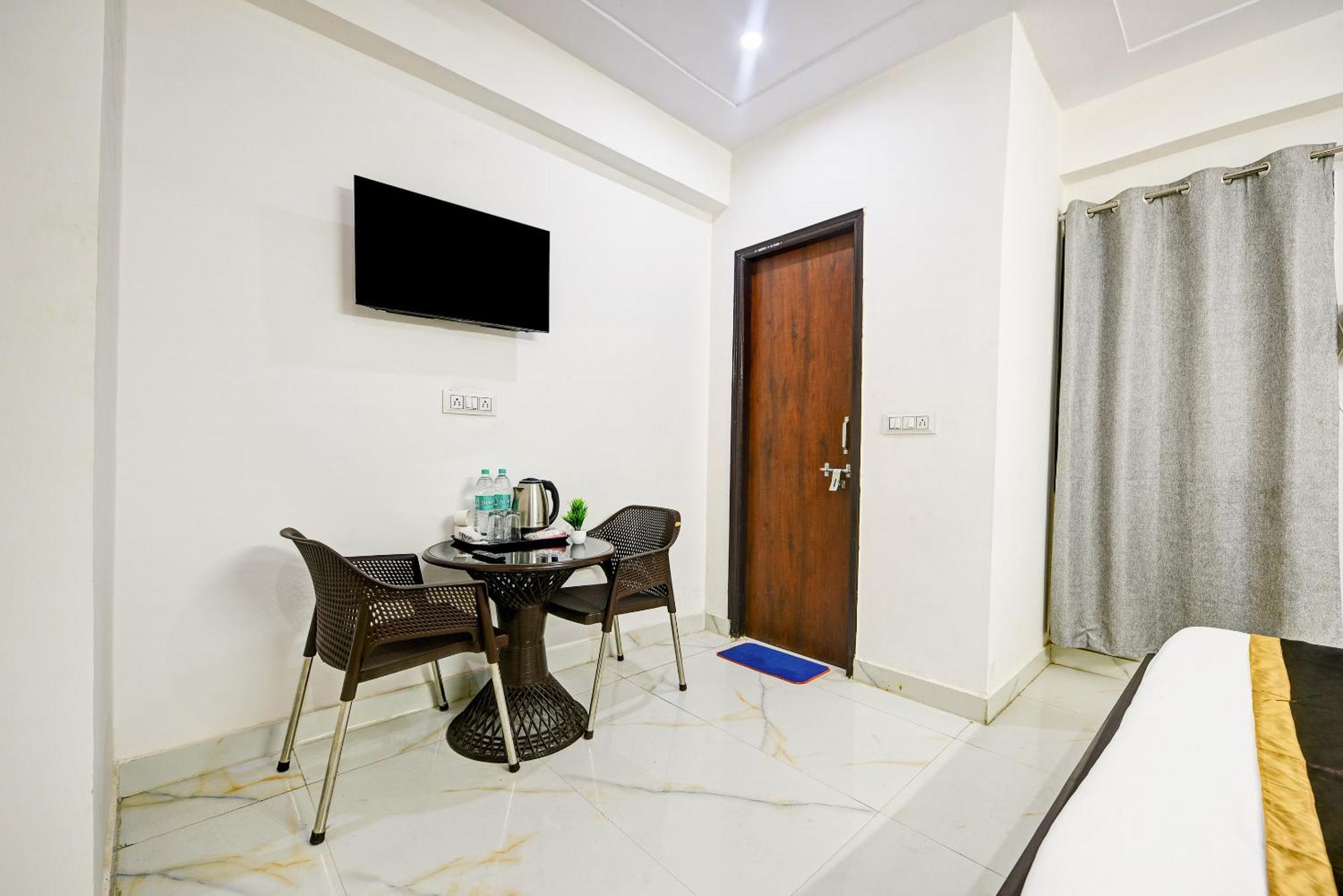 Hotel Krishna Tower เดลี ภายนอก รูปภาพ