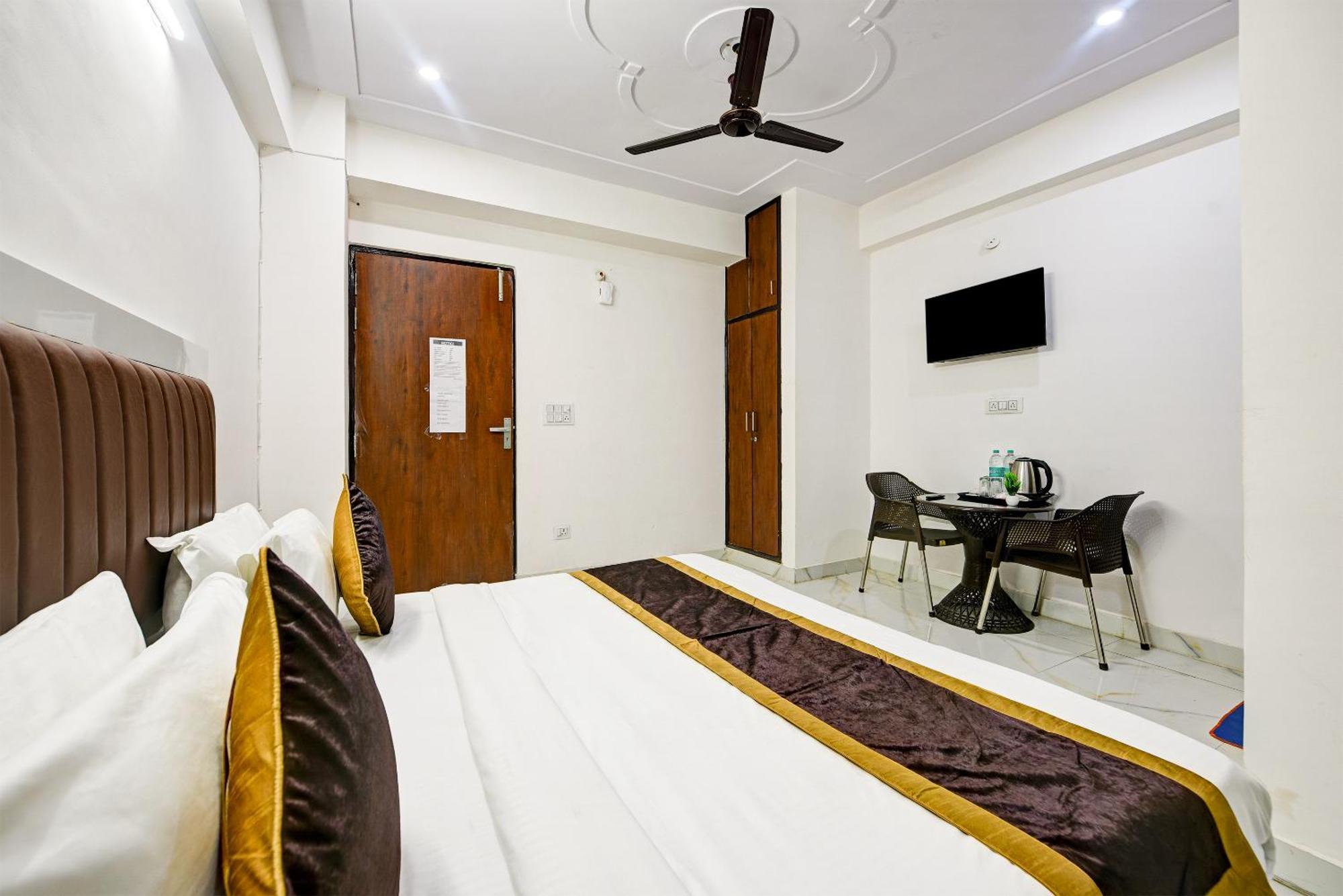 Hotel Krishna Tower เดลี ภายนอก รูปภาพ