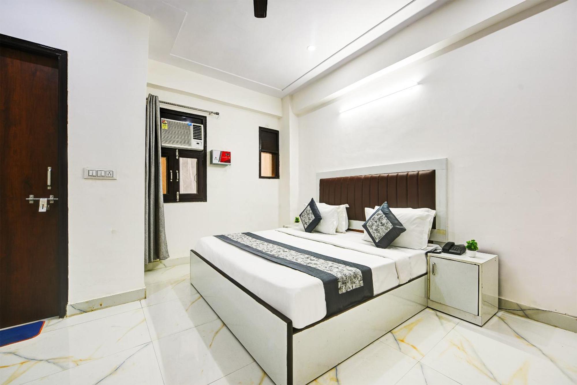 Hotel Krishna Tower เดลี ภายนอก รูปภาพ