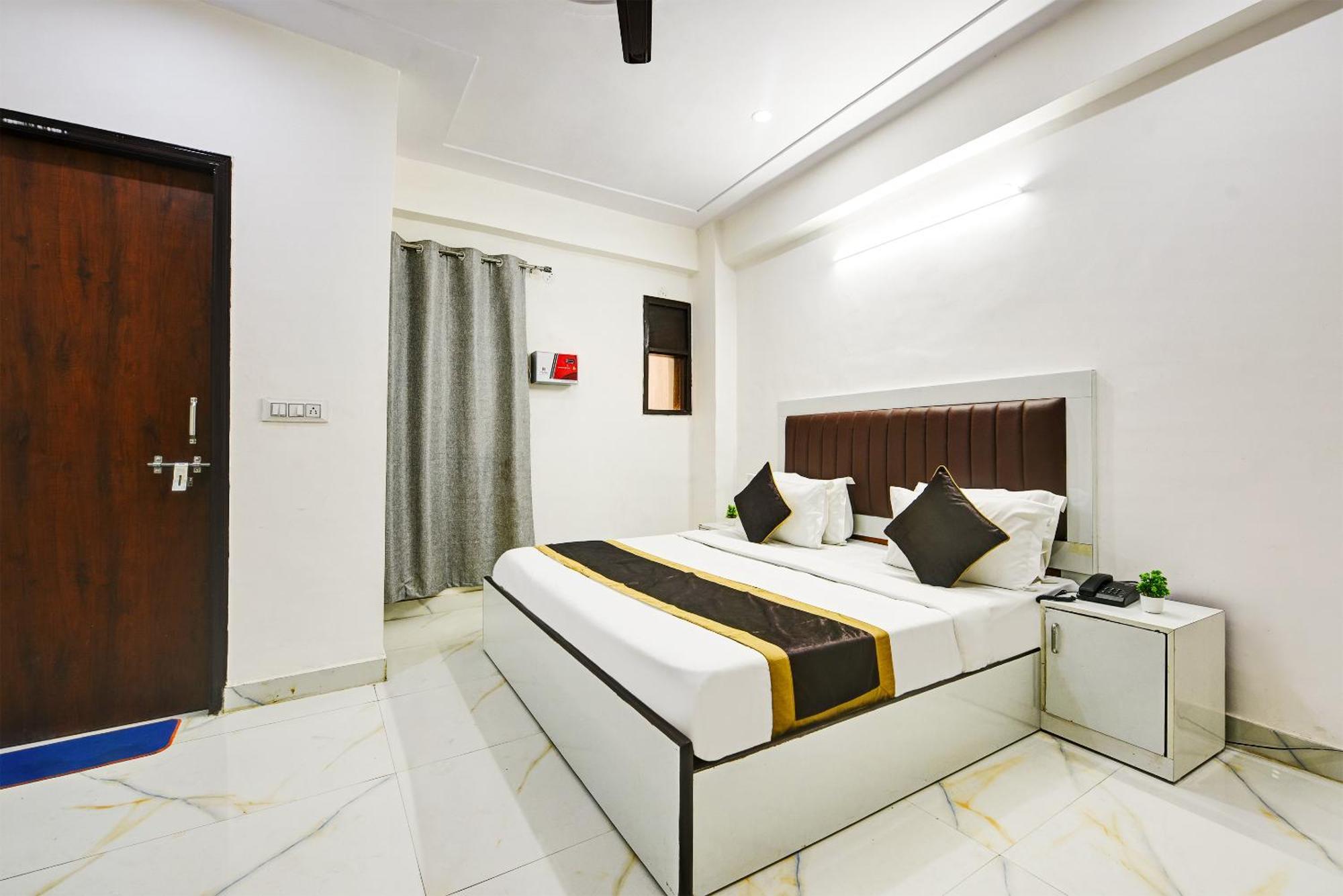Hotel Krishna Tower เดลี ภายนอก รูปภาพ