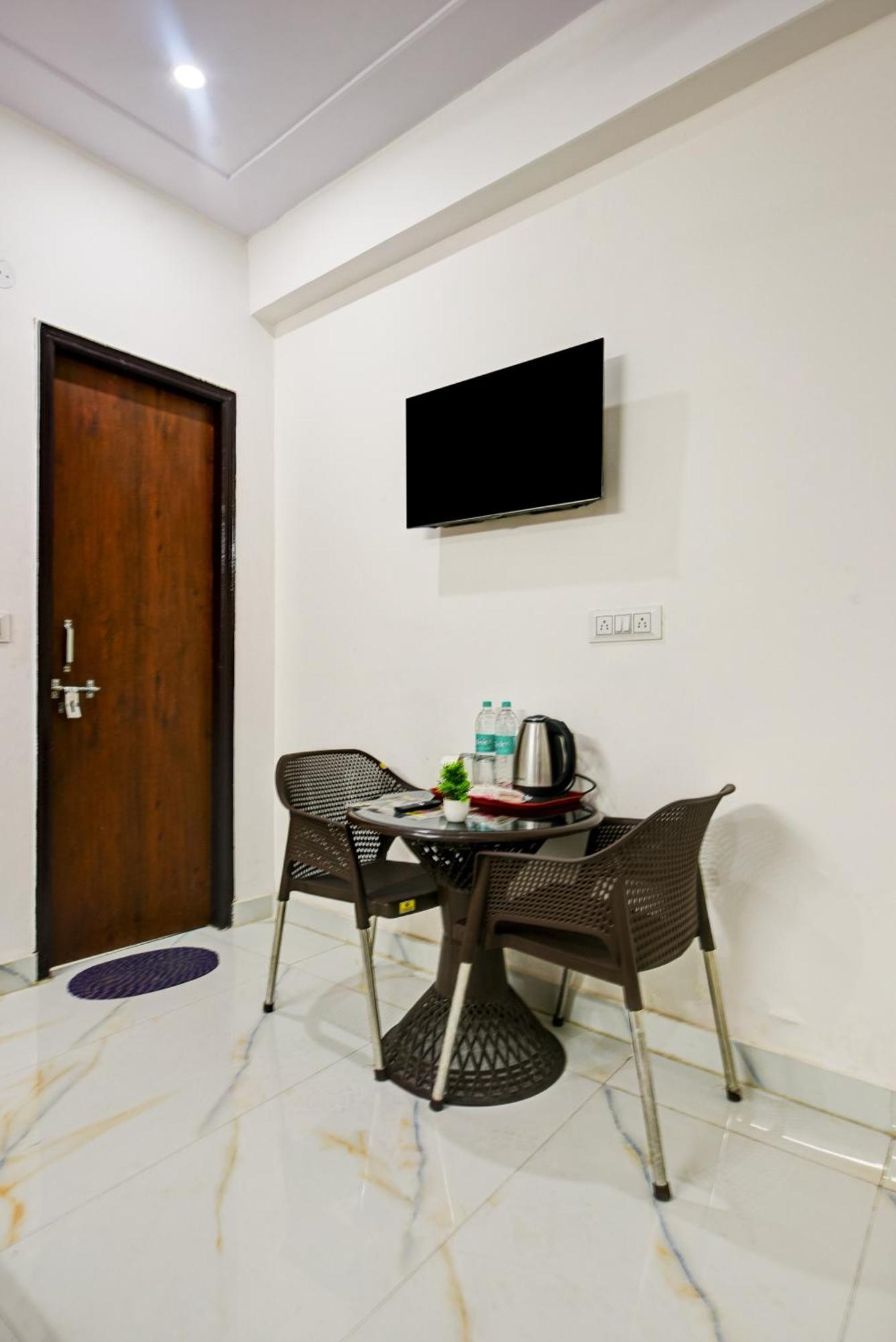Hotel Krishna Tower เดลี ภายนอก รูปภาพ