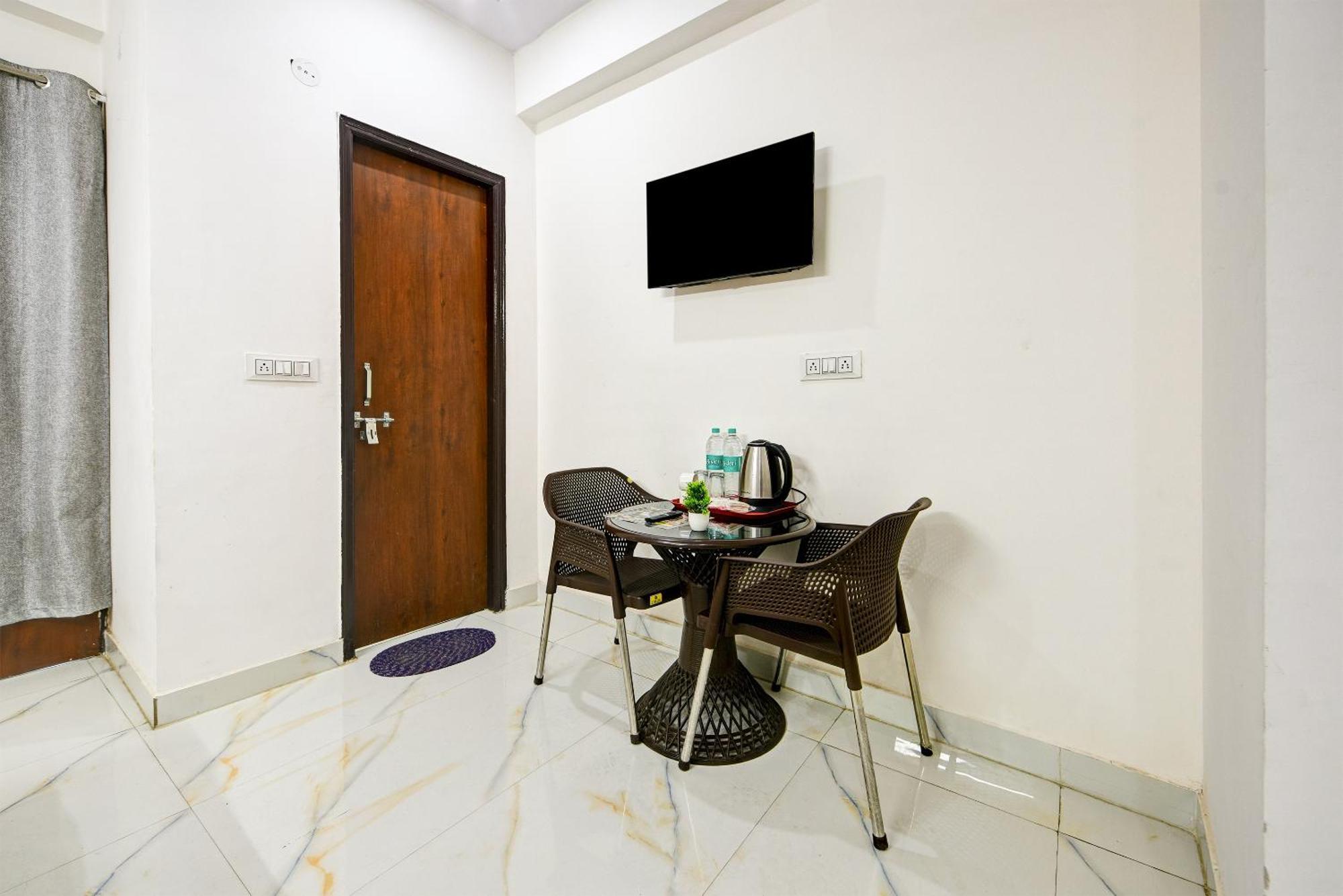 Hotel Krishna Tower เดลี ภายนอก รูปภาพ