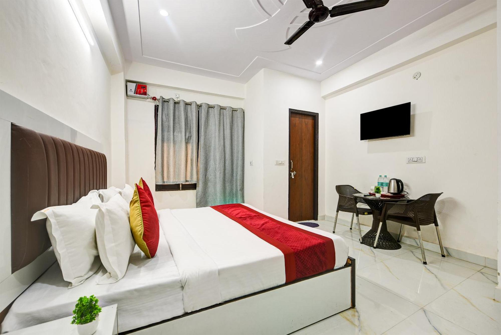 Hotel Krishna Tower เดลี ภายนอก รูปภาพ