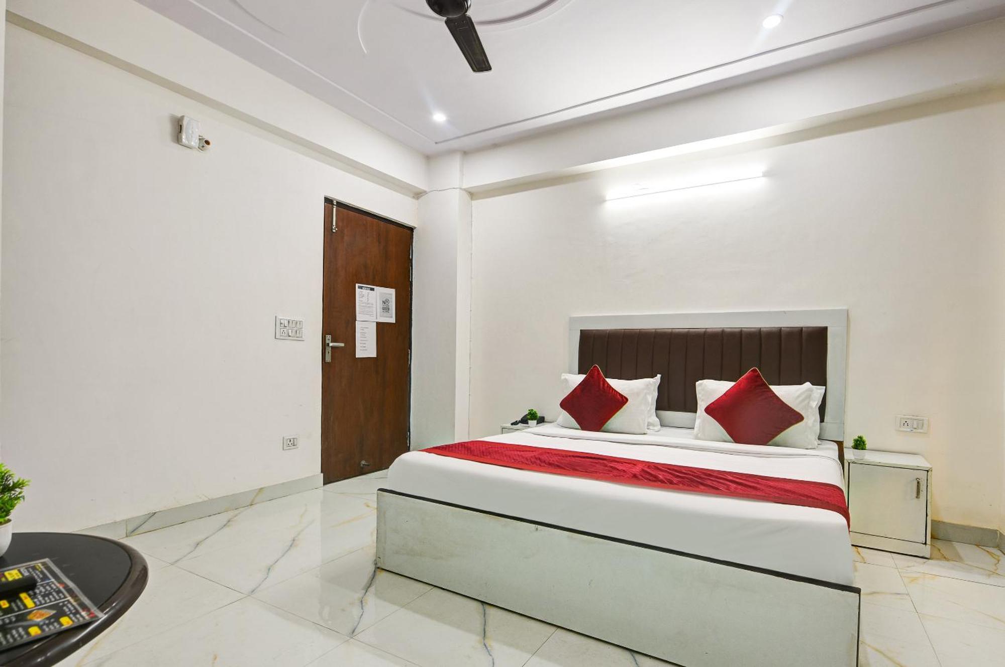 Hotel Krishna Tower เดลี ภายนอก รูปภาพ
