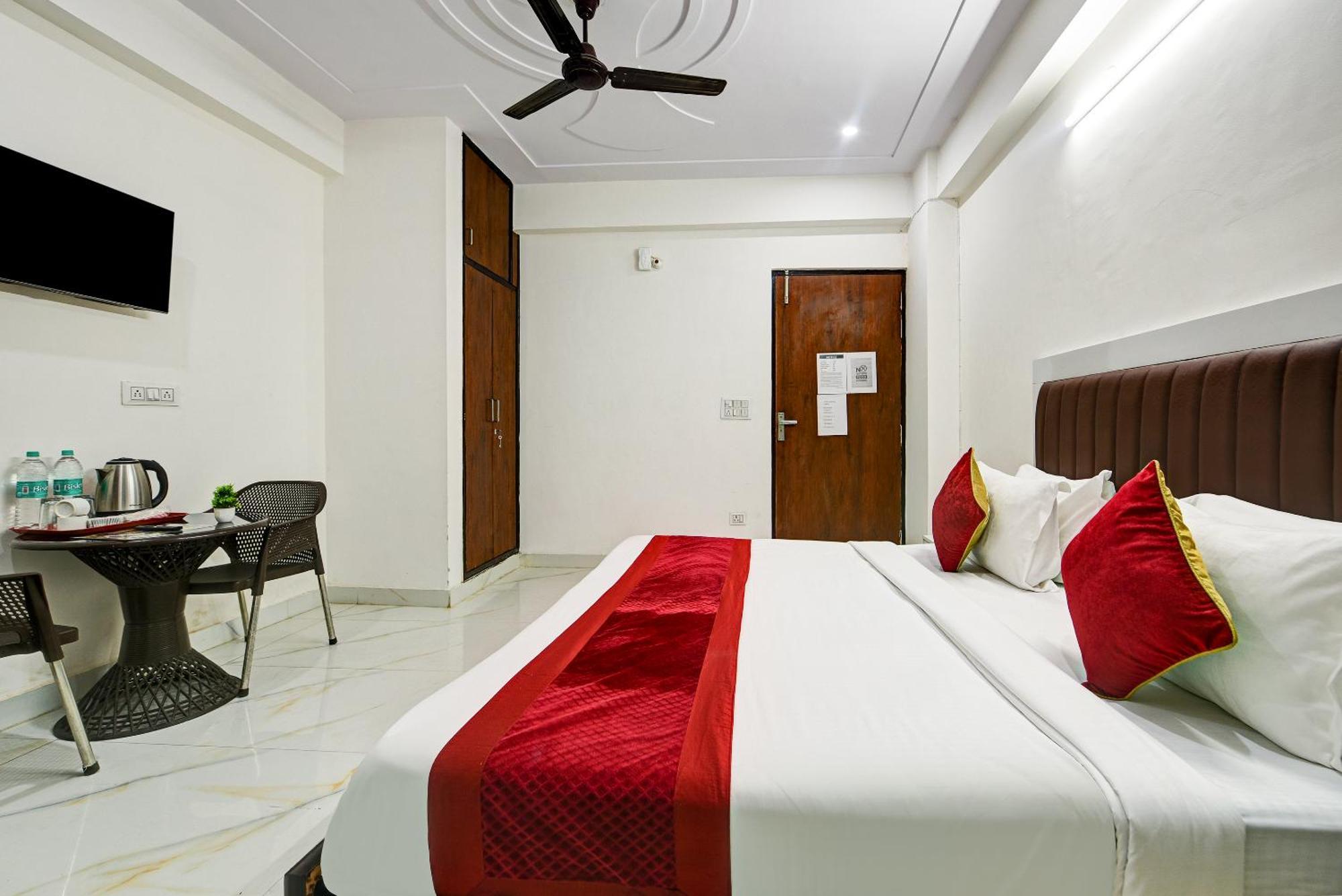 Hotel Krishna Tower เดลี ภายนอก รูปภาพ