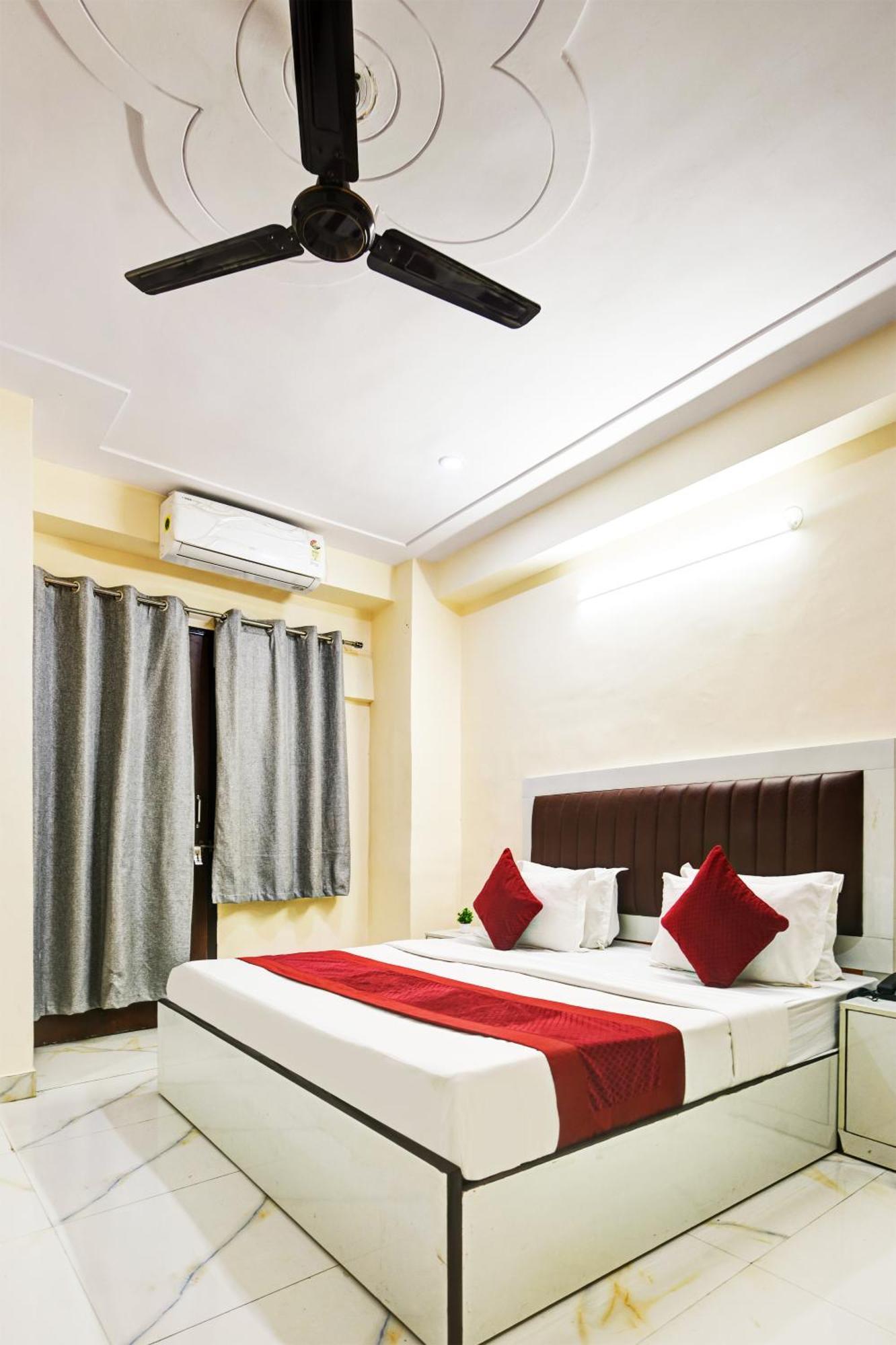 Hotel Krishna Tower เดลี ภายนอก รูปภาพ