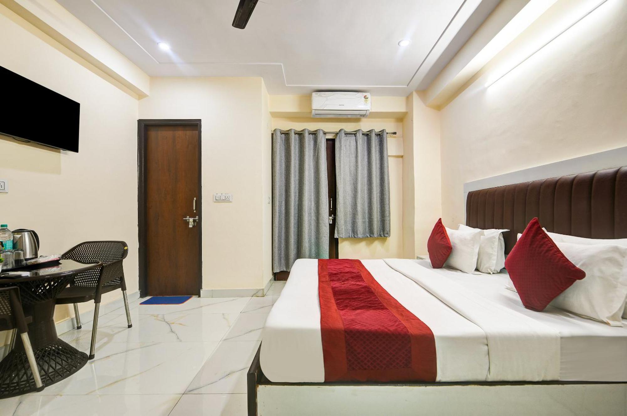 Hotel Krishna Tower เดลี ภายนอก รูปภาพ